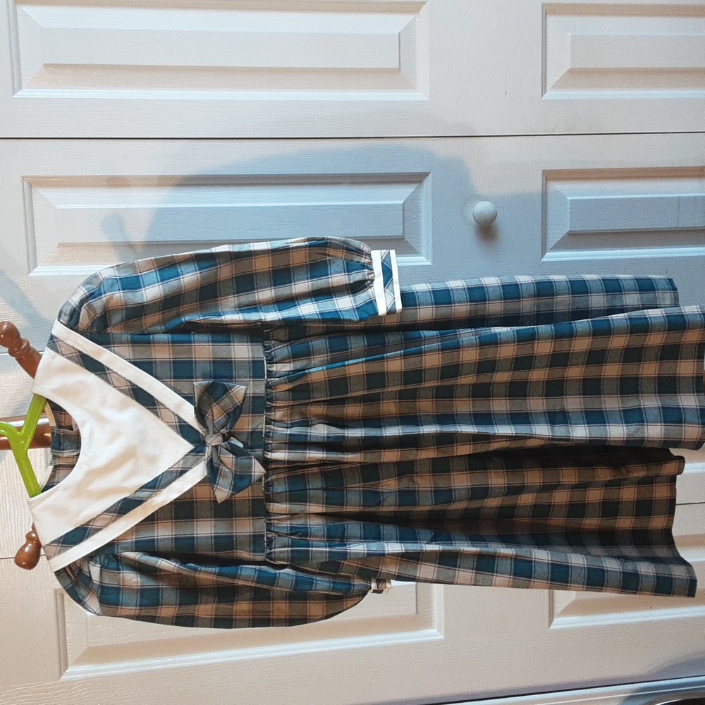 Jayne Copeland Girl's plaid dress size 5.